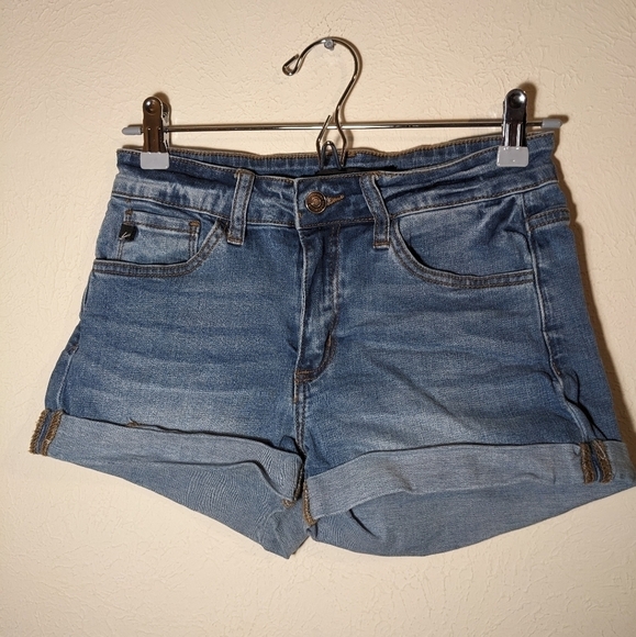 Kancan cuffed Jean shorts - Picture 2 of 5